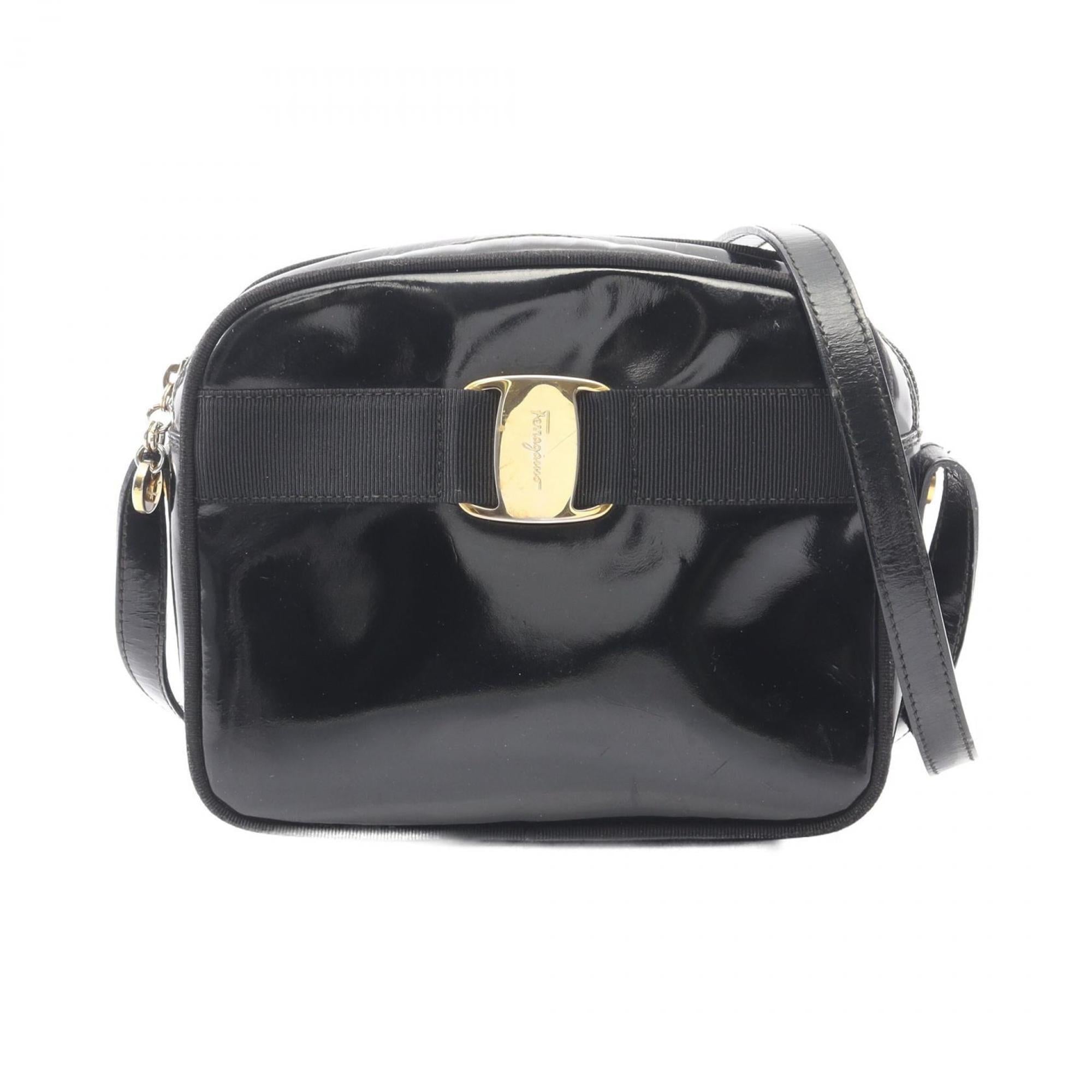 Salvatore Ferragamo Black Patent Leather Shoulder Bag (Pre-Owned)