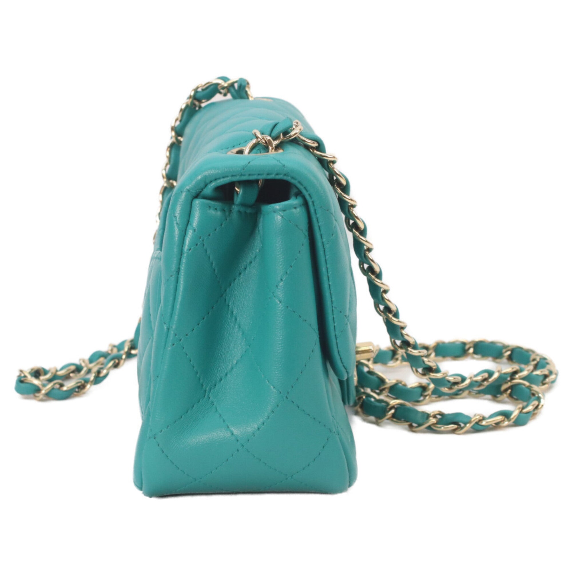 Chanel Emerald Green Leather Shoulder Bag (Pre-Owned)