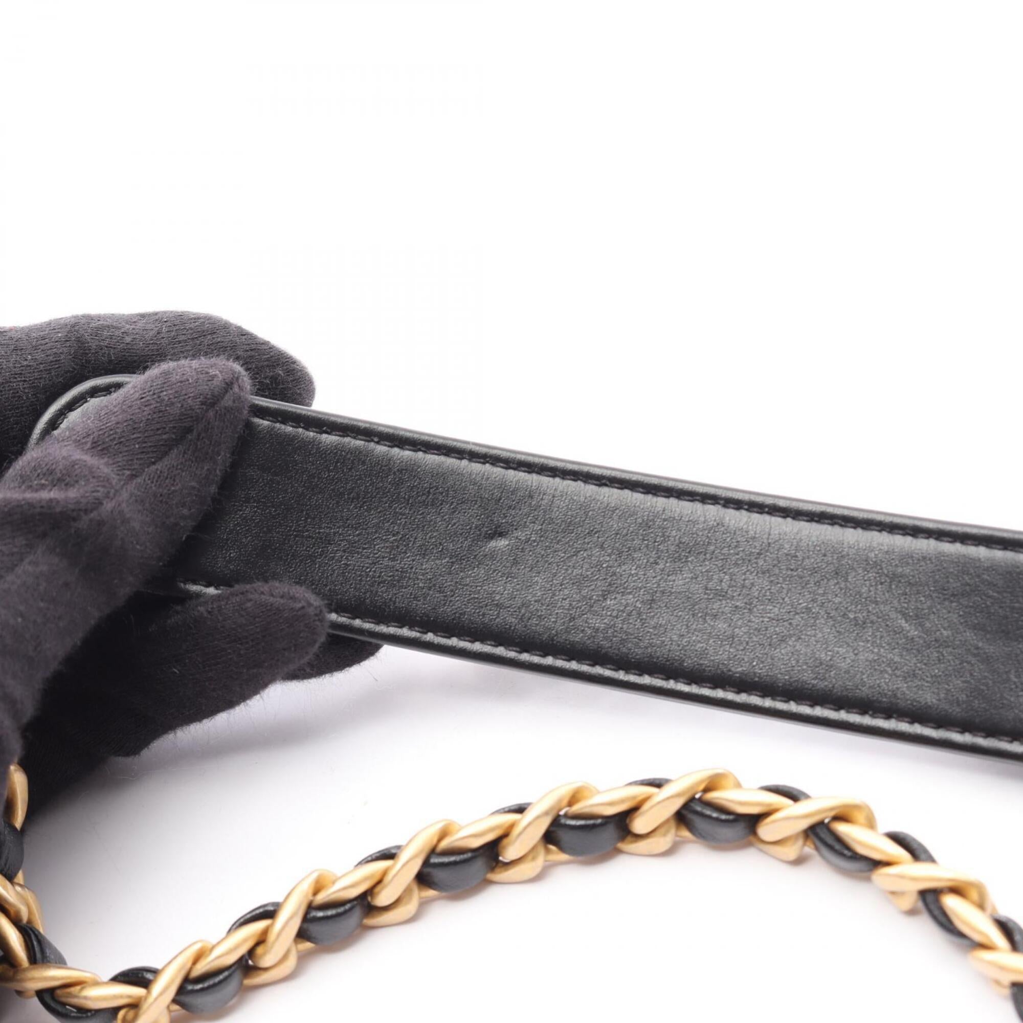 Chanel Black Leather Handbag Shoulder Bag (Pre-Owned)