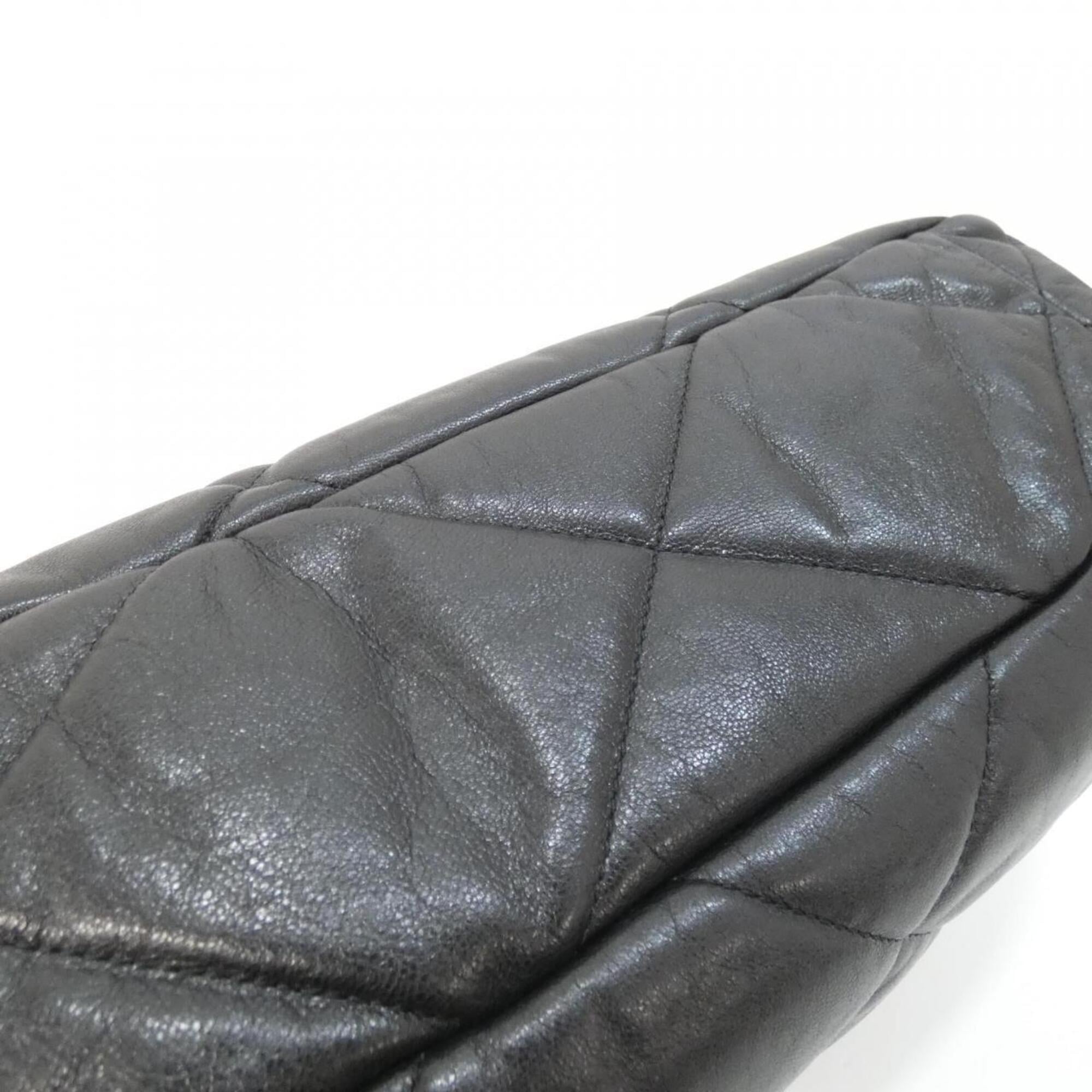 Chanel Black Leather Shoulder Bag (Pre-Owned)