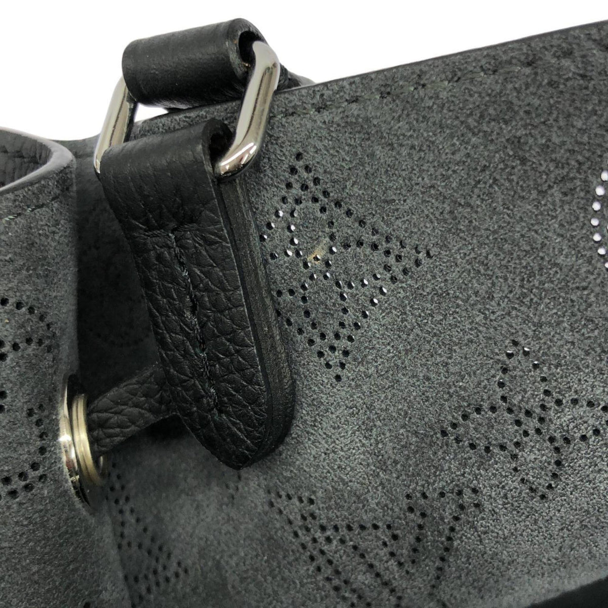 Louis Vuitton Mahina Black Mahina Leather Handbag (Pre-Owned)