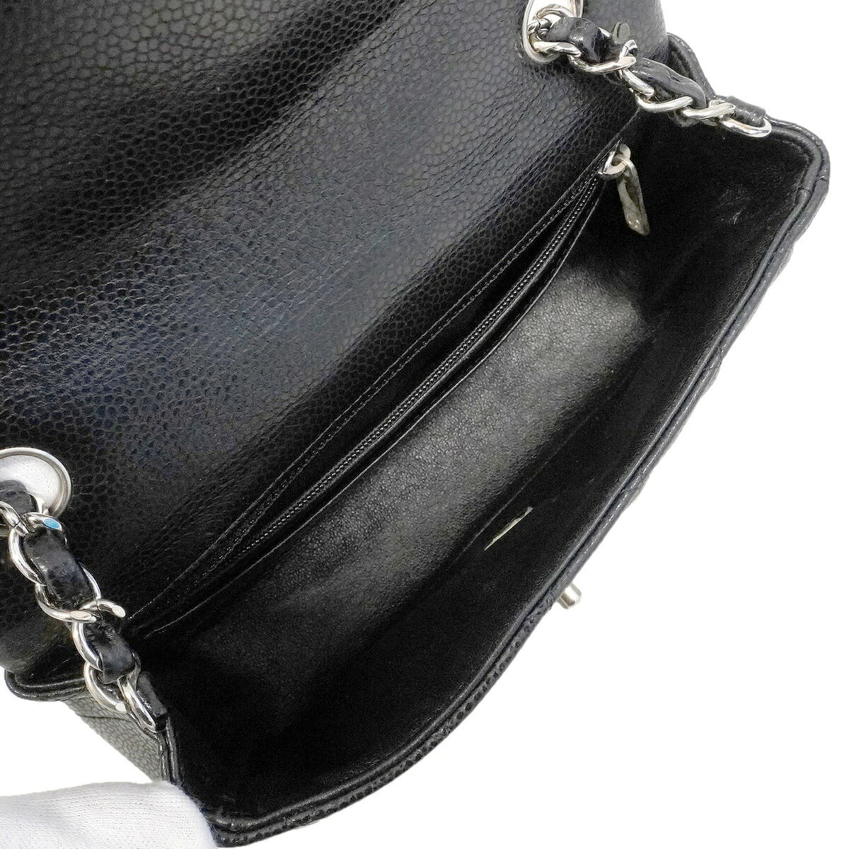 Chanel Black Grained Calfskin Shoulder Bag (Pre-Owned)