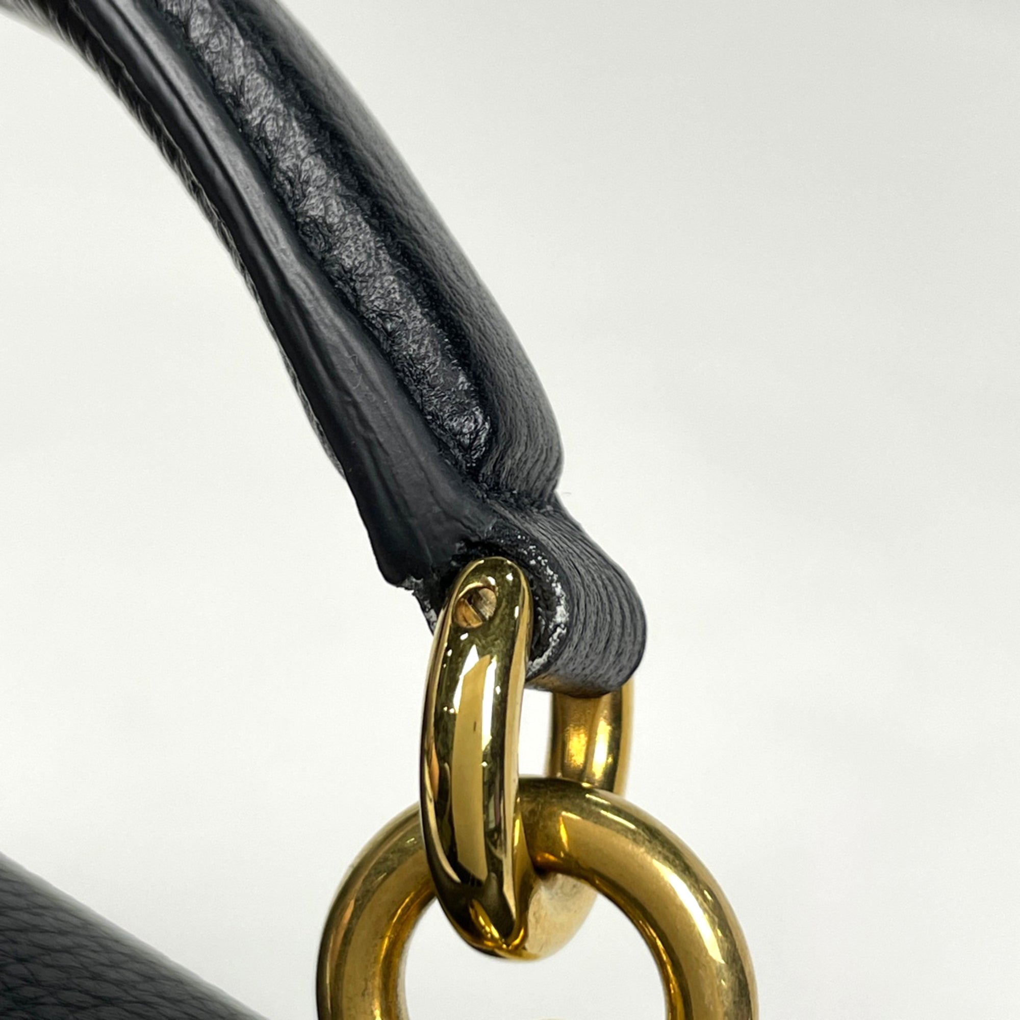 Salvatore Ferragamo Gancini Black Leather Handbag Shoulder Bag (Pre-Owned)