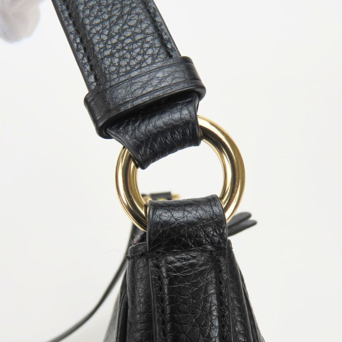 Coach Black Leather Shoulder Bag (Pre-Owned)