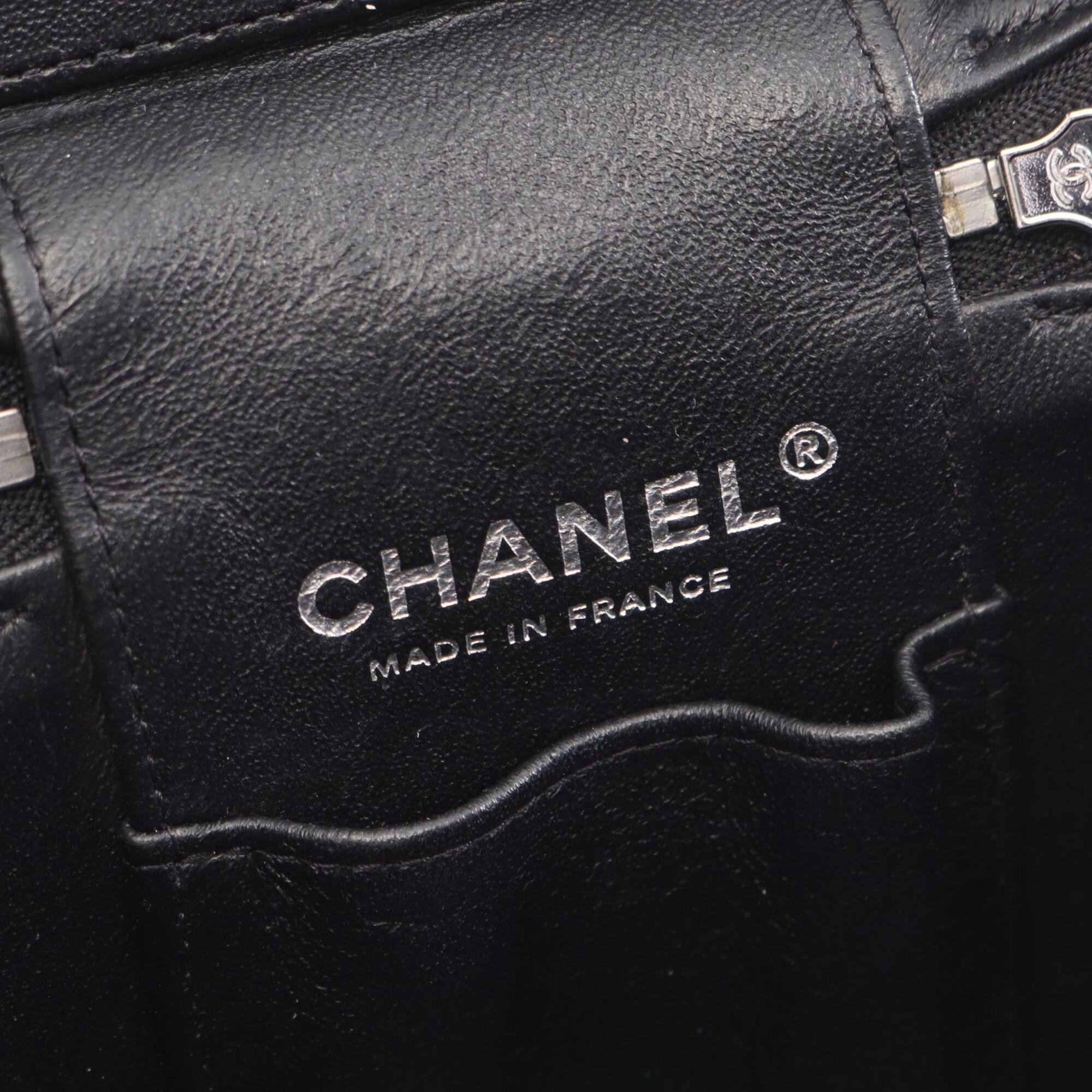 Chanel Black Grained Calfskin Handbag Shoulder Bag (Pre-Owned)