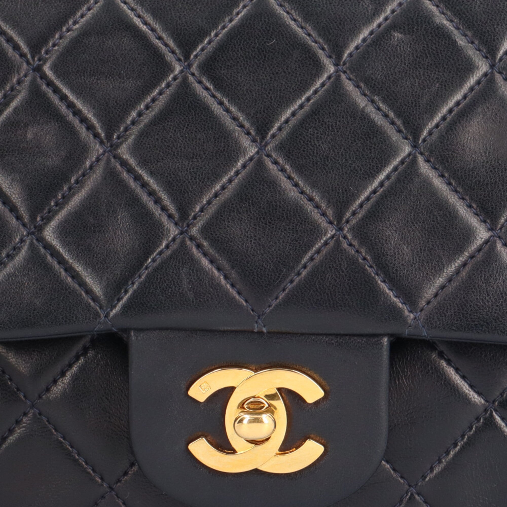 Chanel Navy Leather Shoulder Bag (Pre-Owned)