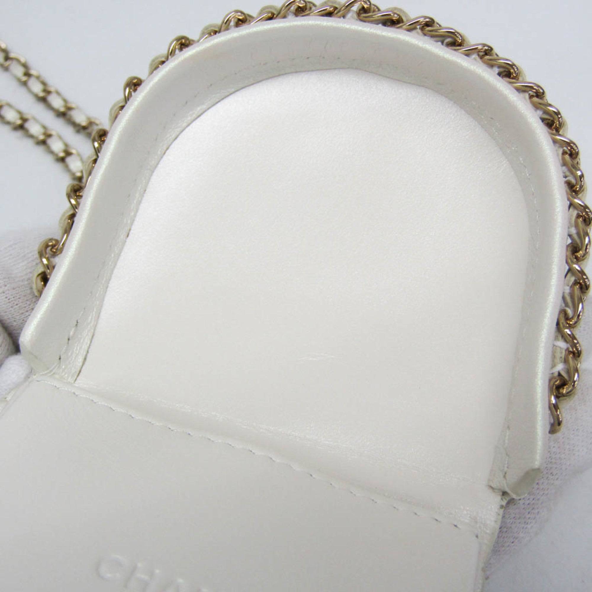 Chanel Chain Around Coin Purse With Chain Quilted Caviar White Leather Shoulder Bag Bag (Pre-Owned)