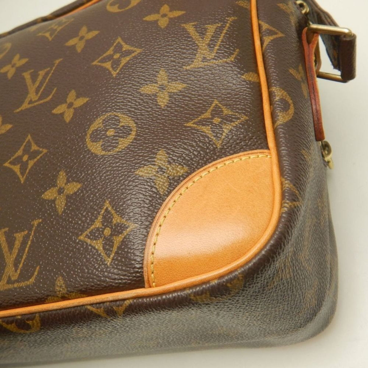 Louis Vuitton Monogram Brown Monogram Shoulder Bag (Pre-Owned)