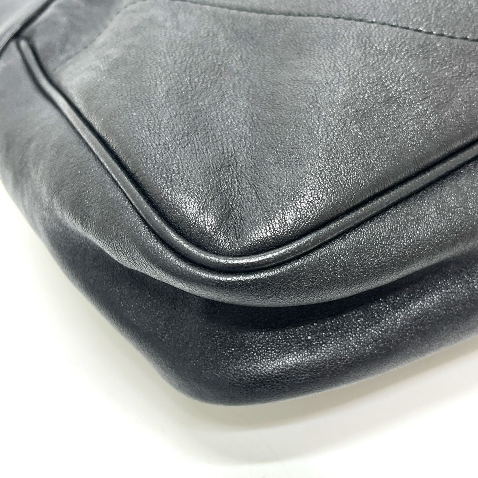 Gucci Gg Marmont Black Leather Handbag Shoulder Bag (Pre-Owned)