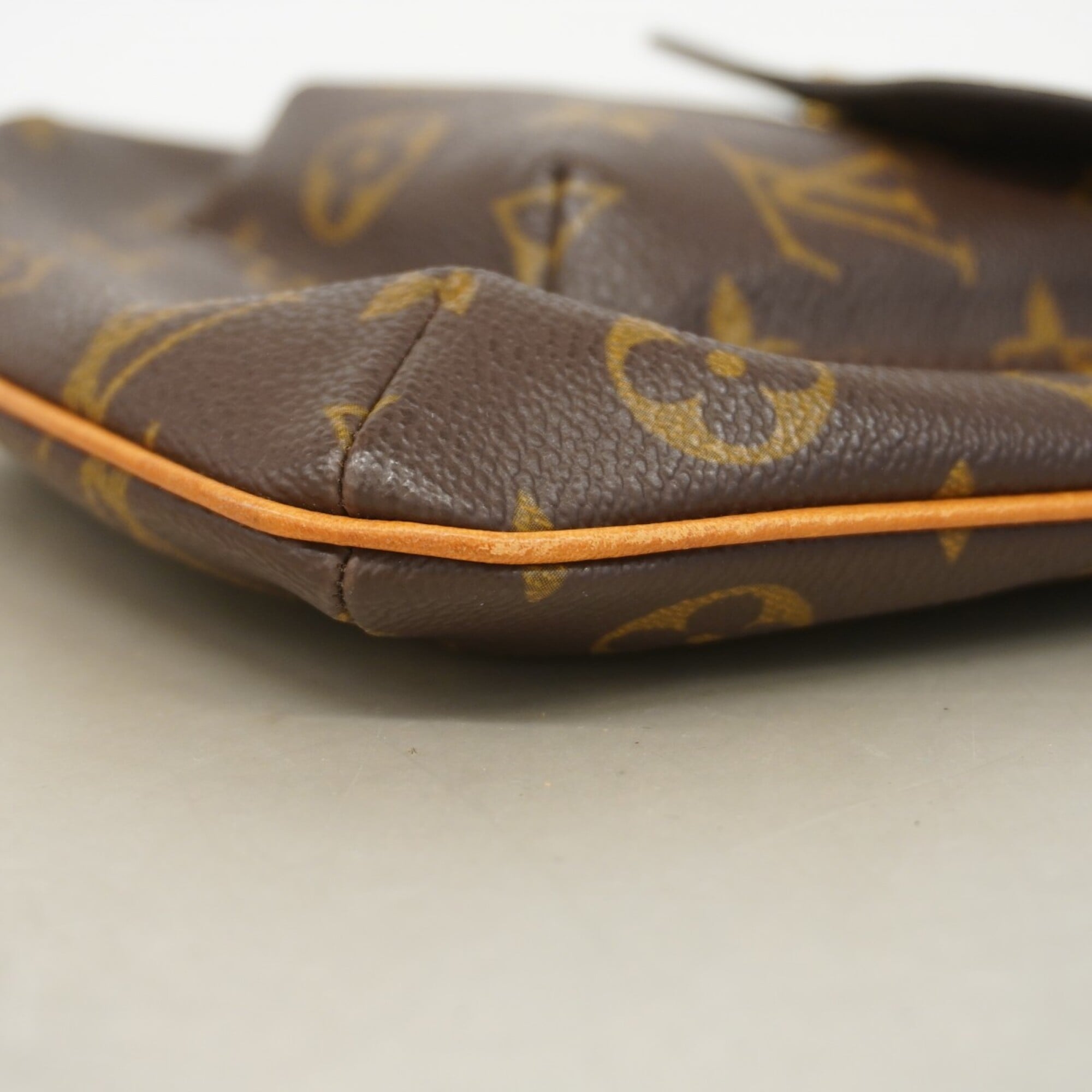 Louis Vuitton Brown Pouch (Pre-Owned)