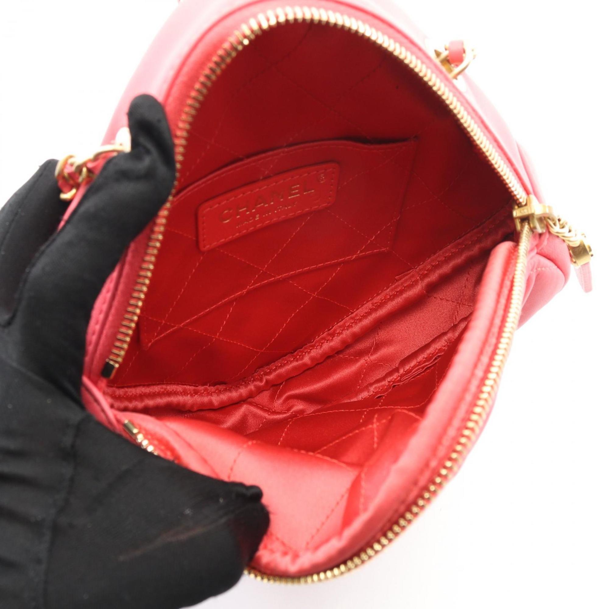 Chanel Pink Leather Shoulder Bag (Pre-Owned)