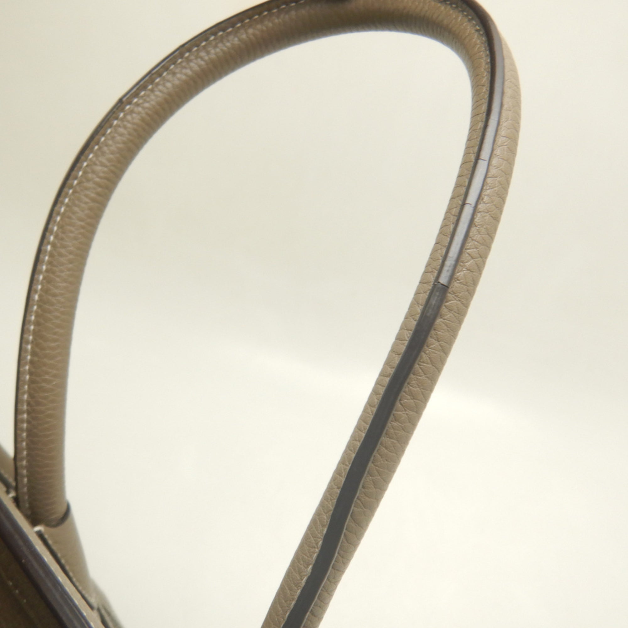 Celine Silver Leather Handbag (Pre-Owned)