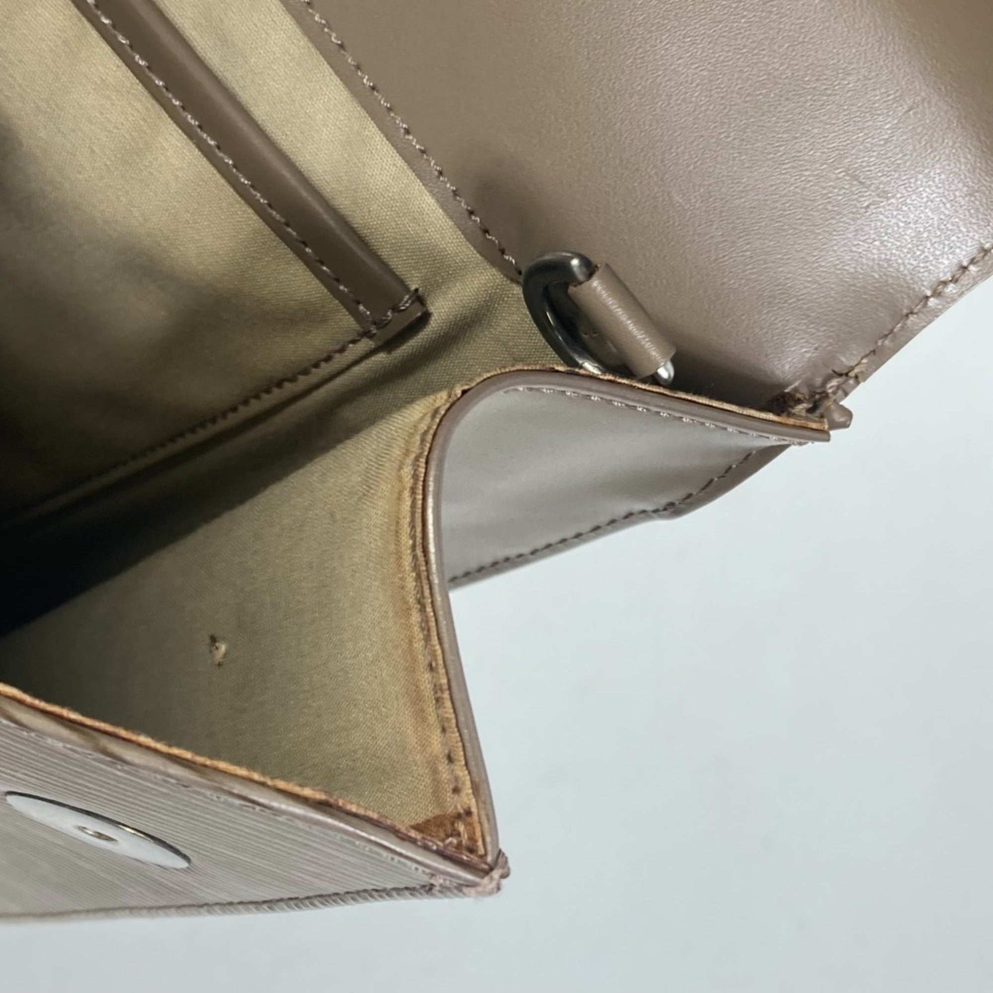 Louis Vuitton Epi Brown Epi Leather Pochette Shoulder Bag (Pre-Owned)