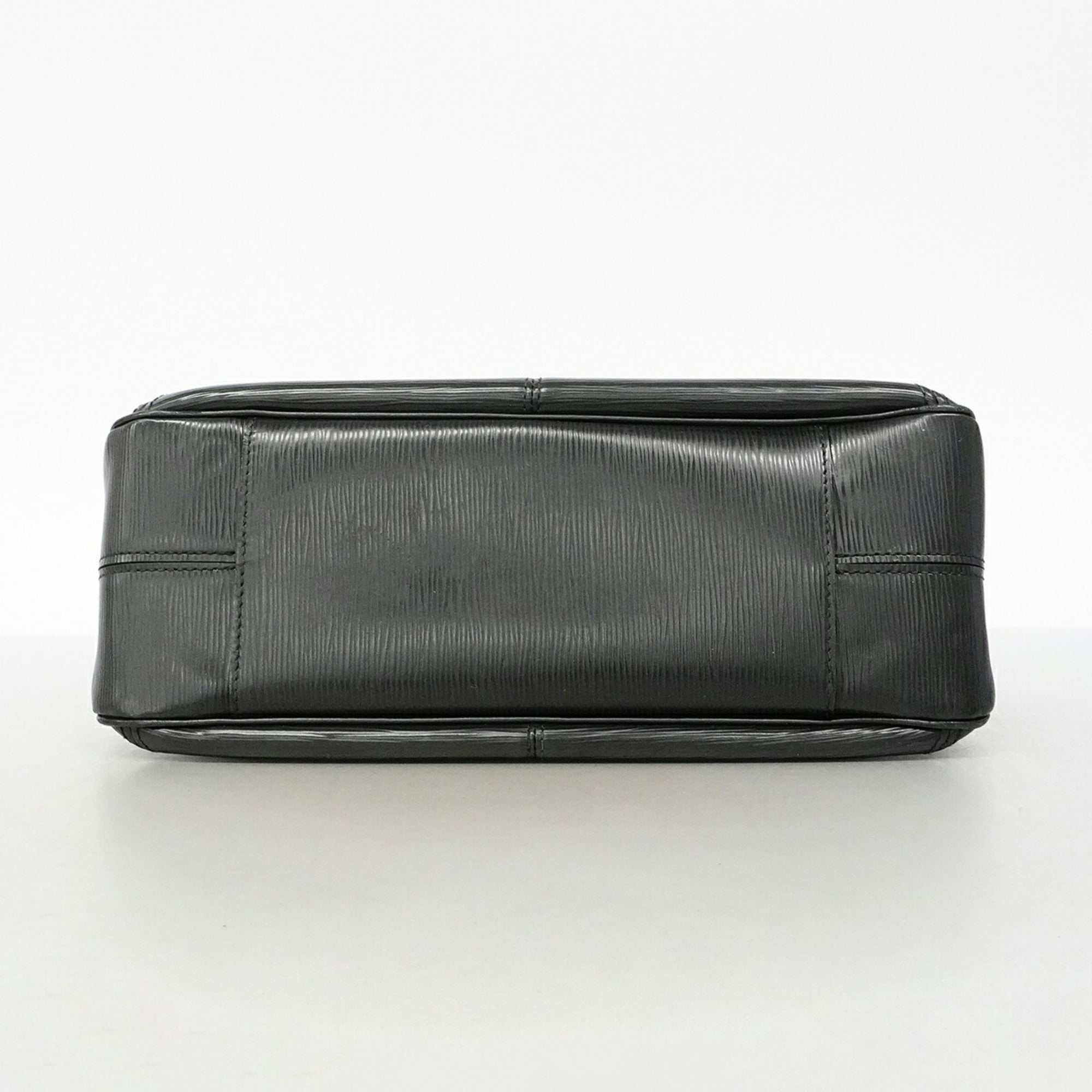 Louis Vuitton Noir Shoulder Bag (Pre-Owned)