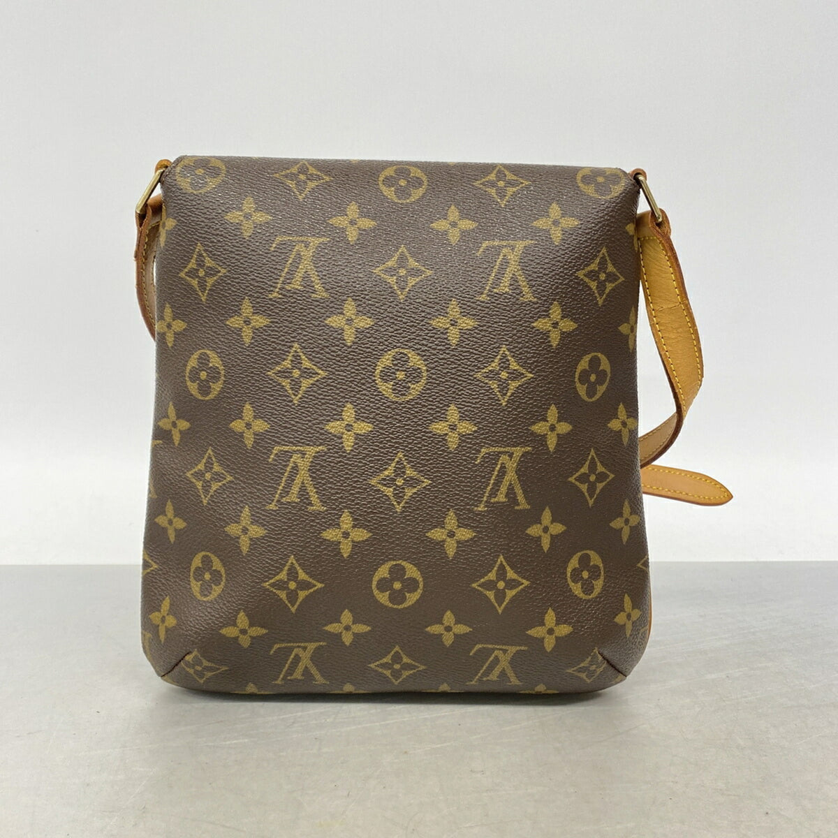Louis Vuitton Brown Shoulder Bag (Pre-Owned)