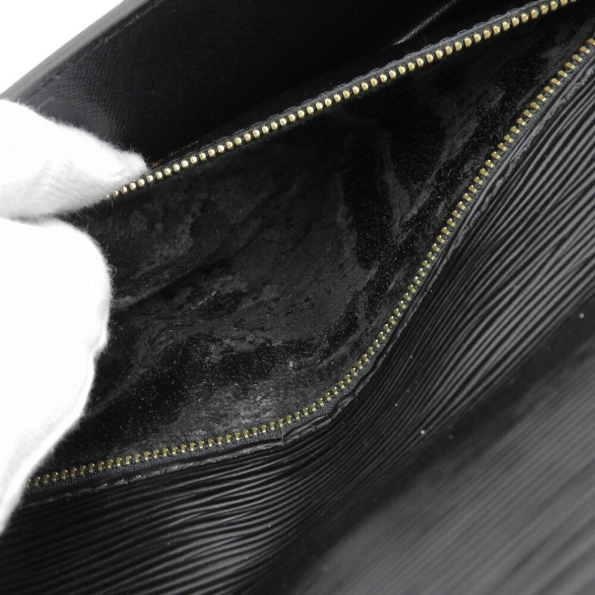 Louis Vuitton Black Noir Epi Leather Clutch Bag Pochette (Pre-Owned)