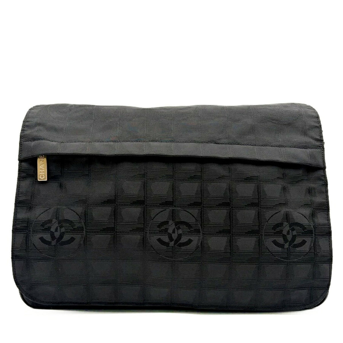 Chanel Black New Travel Line Nylon Jacquard Leather Messenger Bag (Pre-Owned)