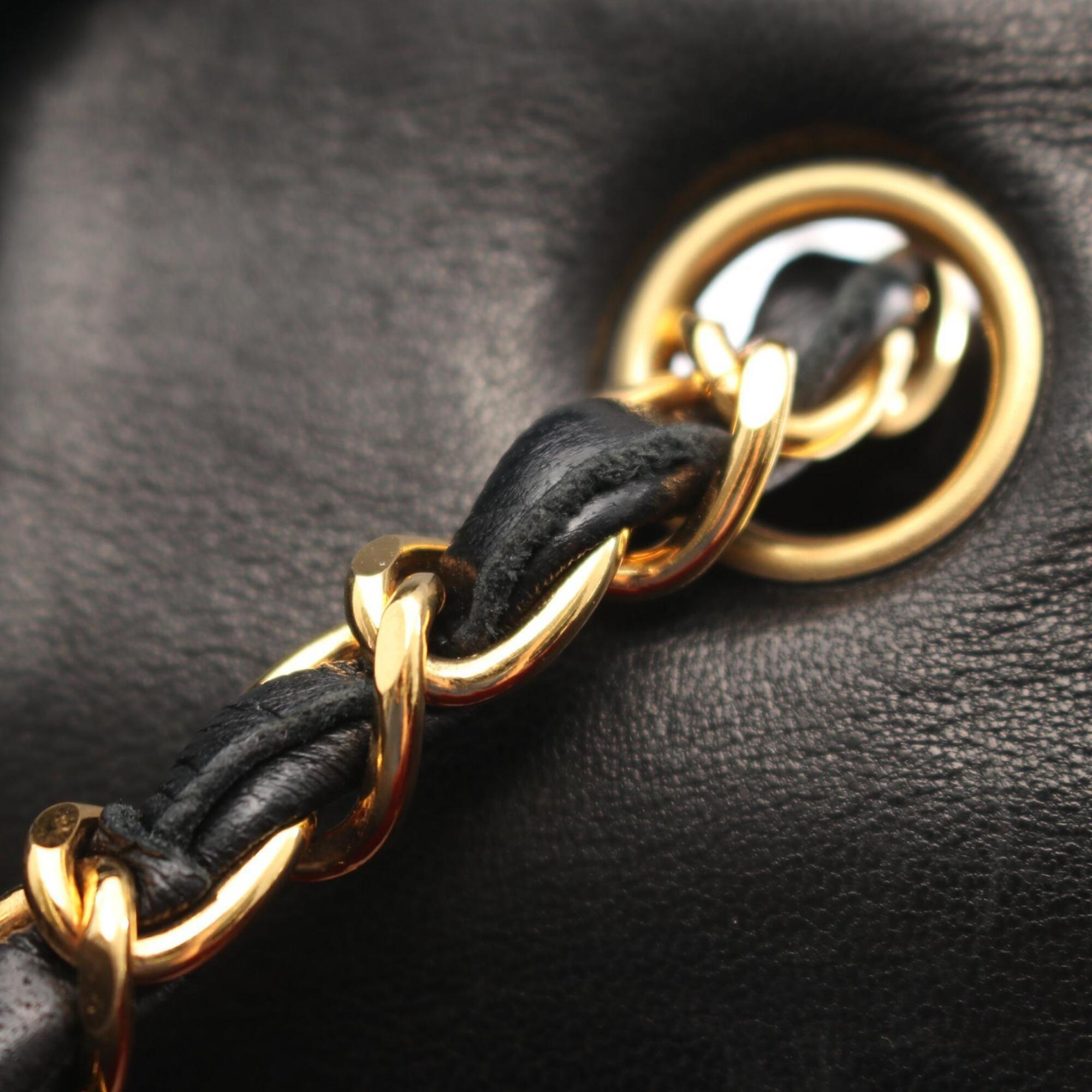 Chanel Black Leather Handbag Shoulder Bag (Pre-Owned)