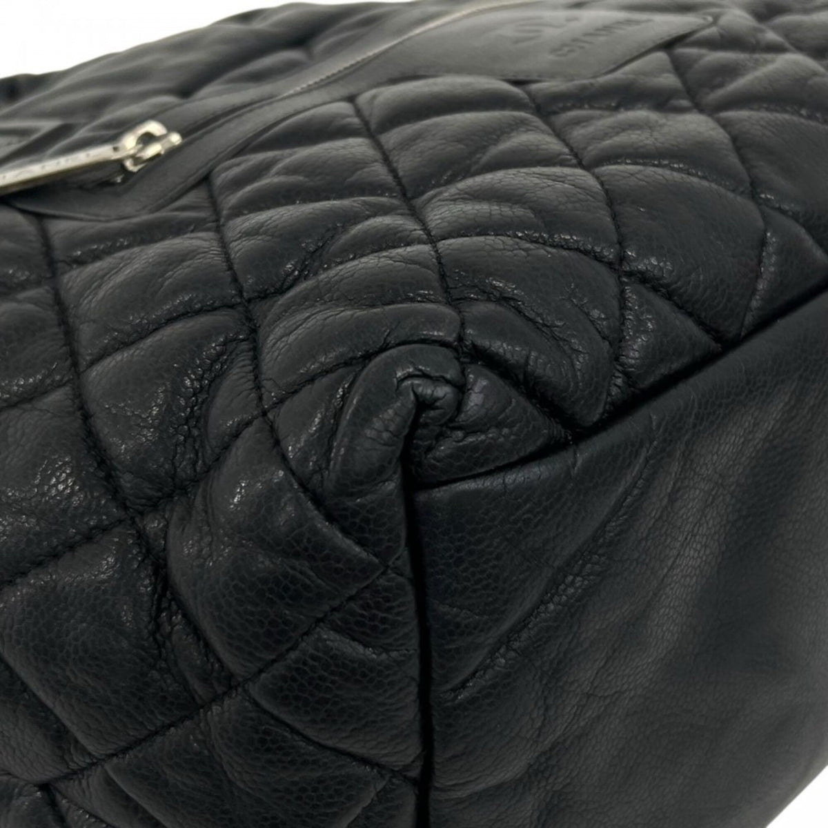 Chanel Black Leather Handbag (Pre-Owned)