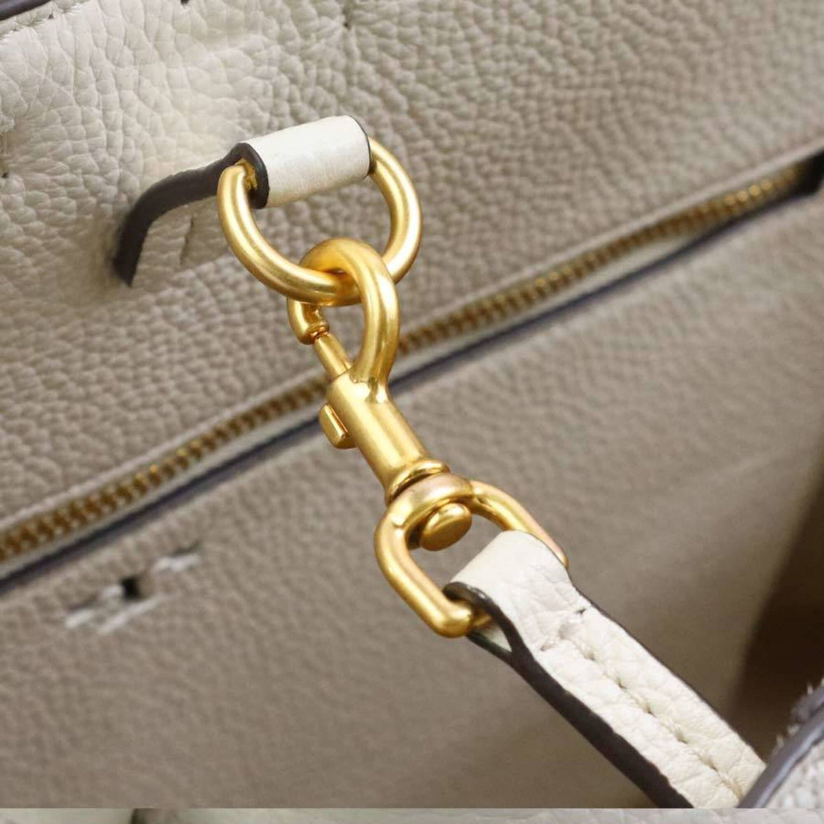 Tory Burch Ivory Leather Handbag (Pre-Owned)