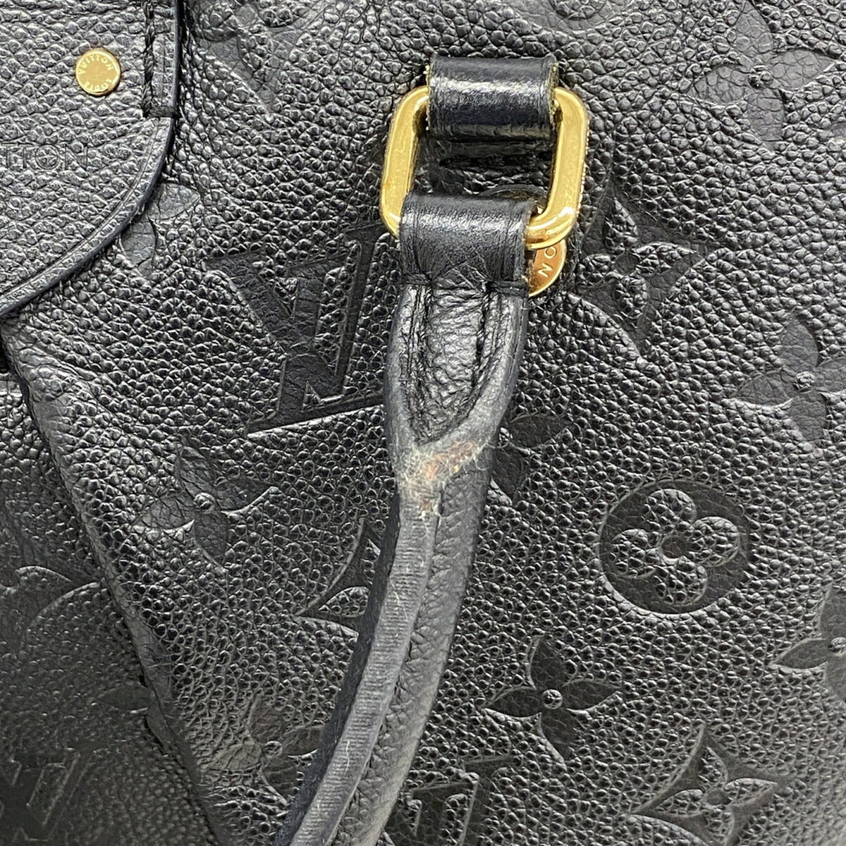 Louis Vuitton Noir Handbag (Pre-Owned)