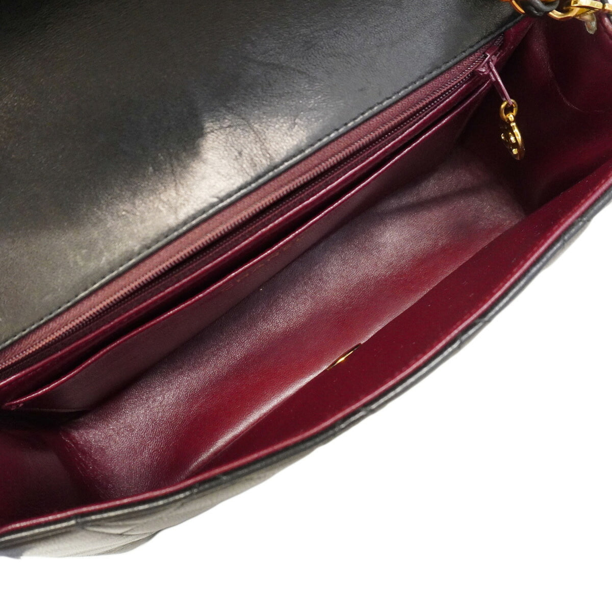 Chanel Black Leather Shoulder Bag (Pre-Owned)