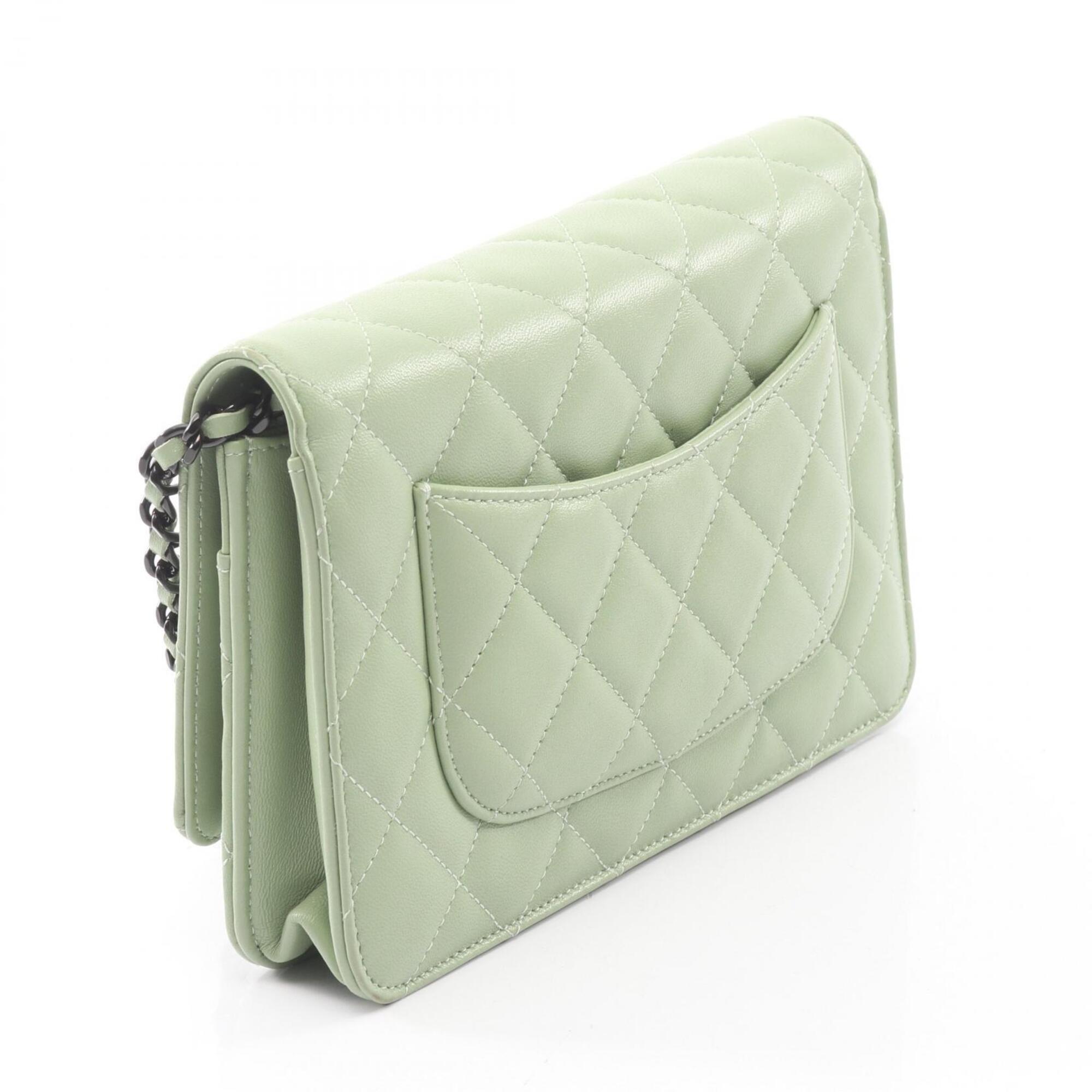 Chanel Matelasse Green Leather Handbag Shoulder Bag (Pre-Owned)