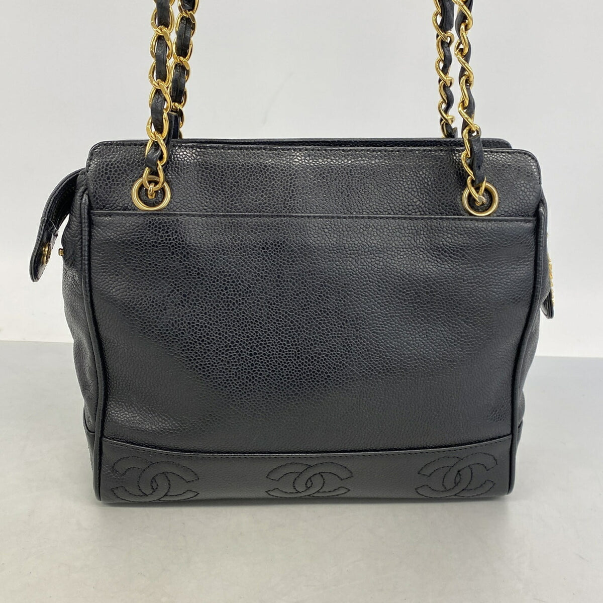 Chanel Black Grained Calfskin Shoulder Bag (Pre-Owned)