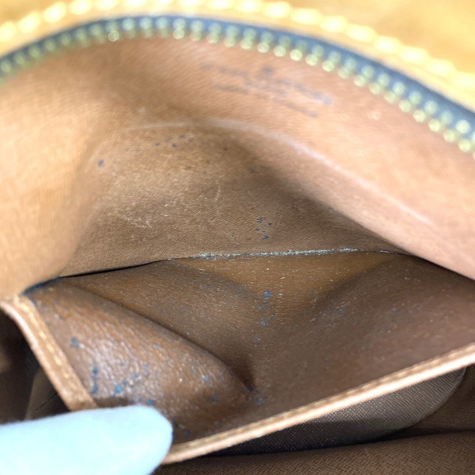 Louis Vuitton Brown Monogram Canvas Shoulder Bag (Pre-Owned)
