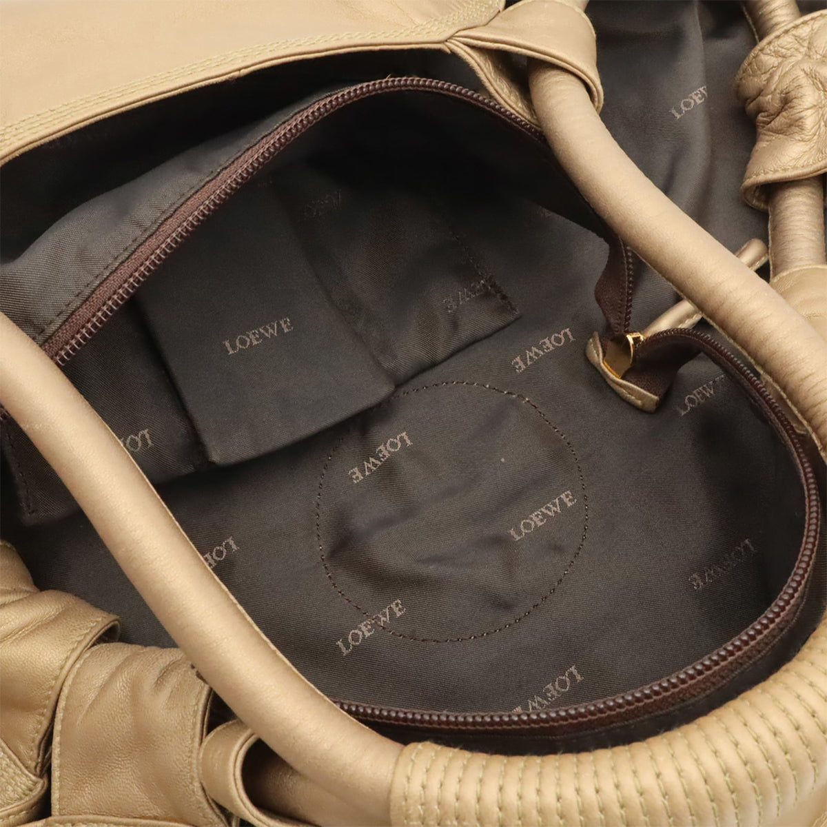 Loewe Champagne Gold Leather Handbag (Pre-Owned)