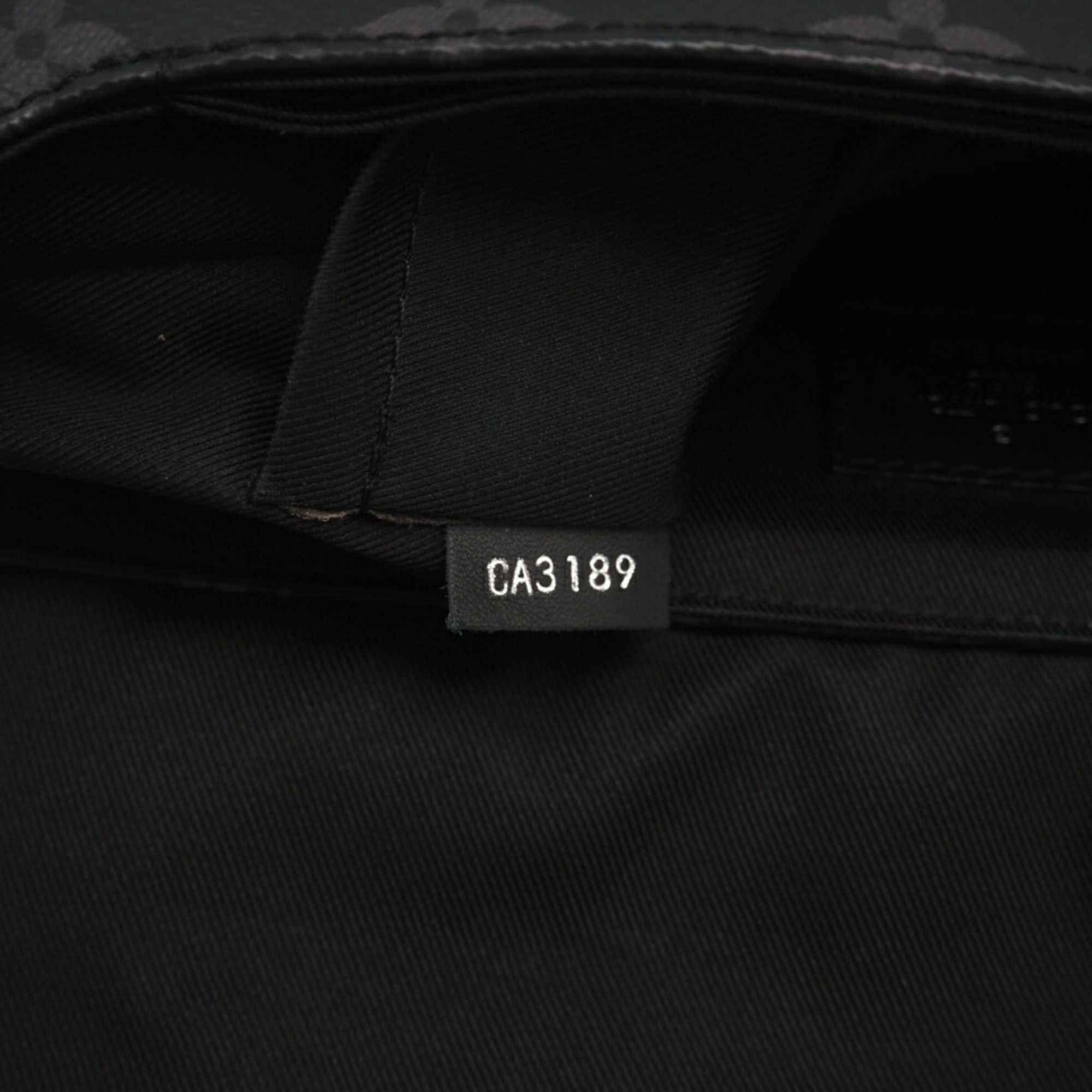 Louis Vuitton Gray Coated Canvas Shoulder Bag (Pre-Owned)