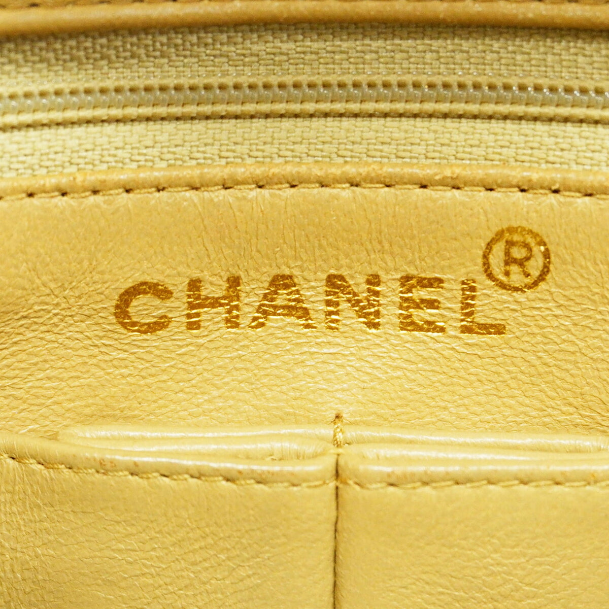 Chanel Beige Leather Shoulder Bag (Pre-Owned)