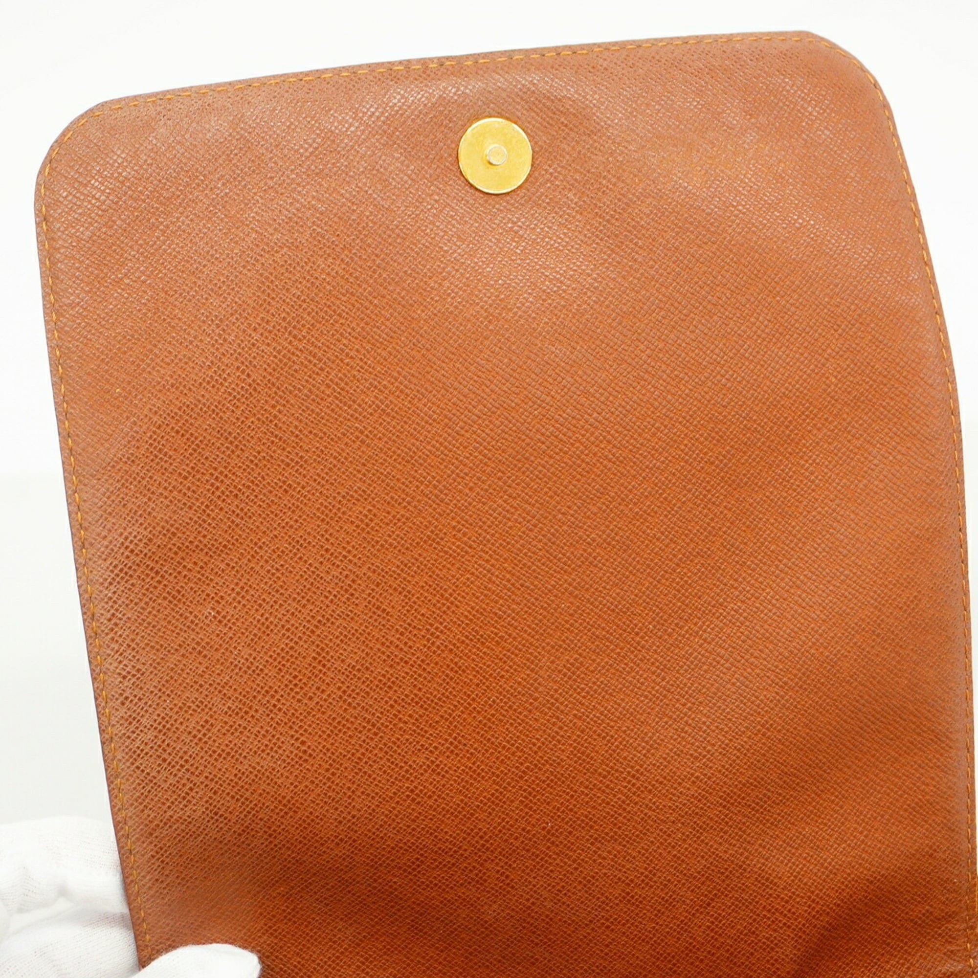 Louis Vuitton Brown Shoulder Bag (Pre-Owned)