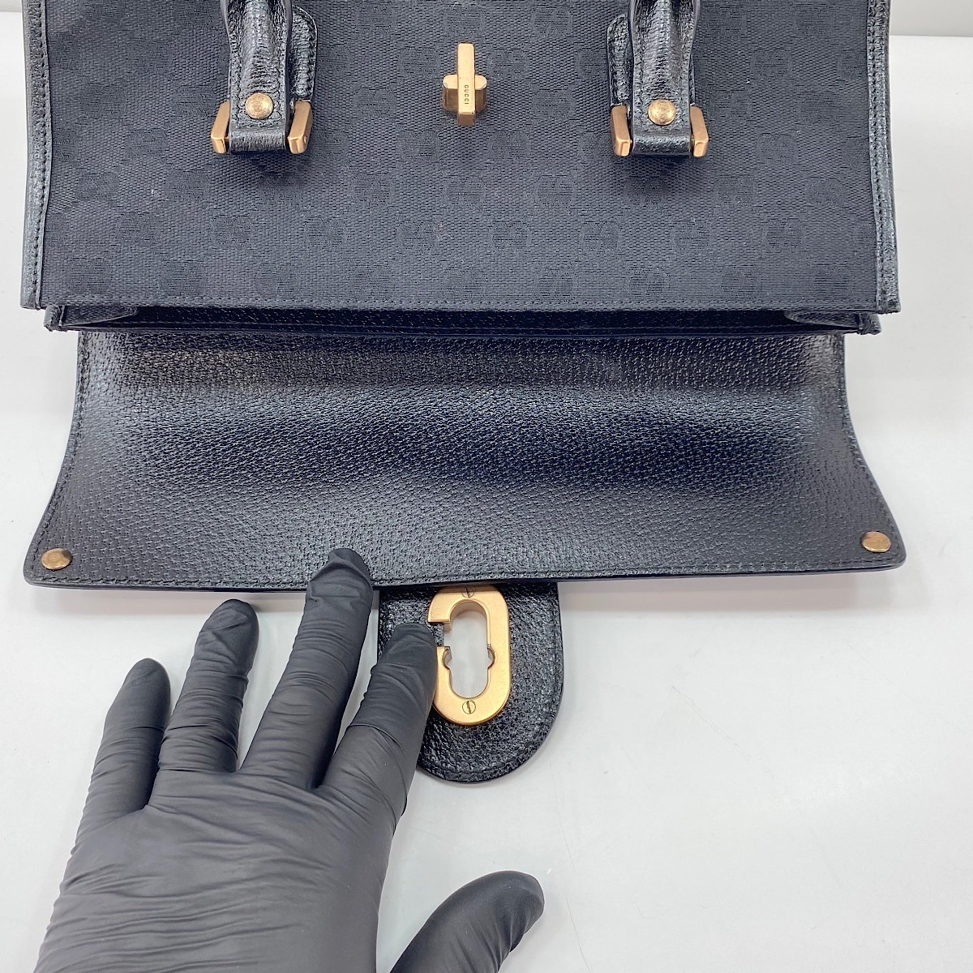 Gucci Black Handbag (Pre-Owned)