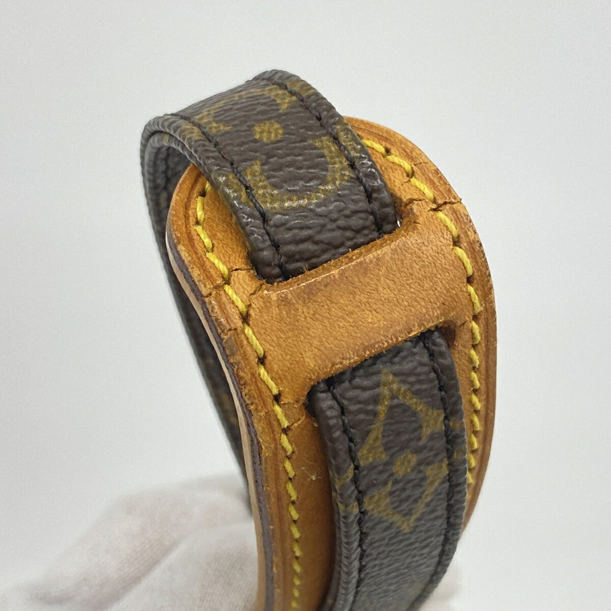 Louis Vuitton Brown Shoulder Bag (Pre-Owned)