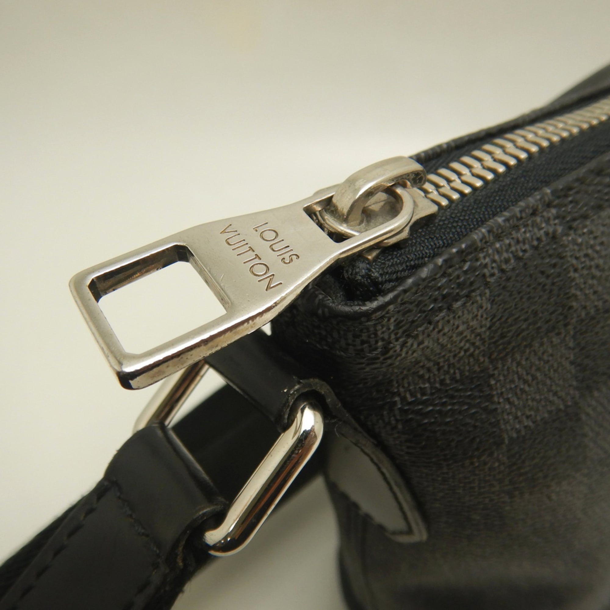 Louis Vuitton Noir Damier Canvas Shoulder Bag (Pre-Owned)