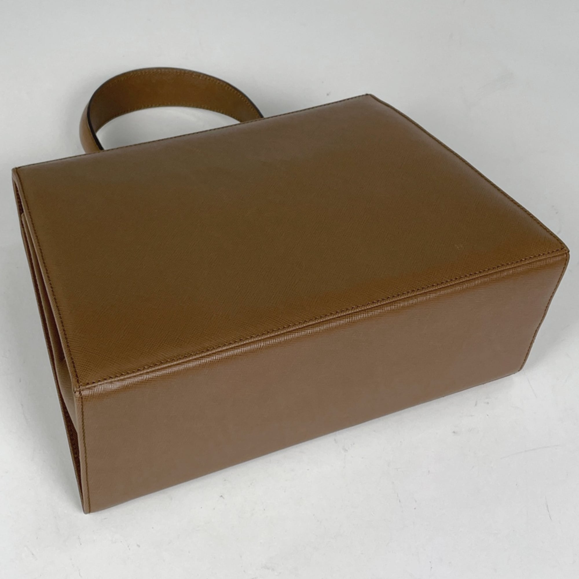 Salvatore Ferragamo Brown Leather Handbag (Pre-Owned)