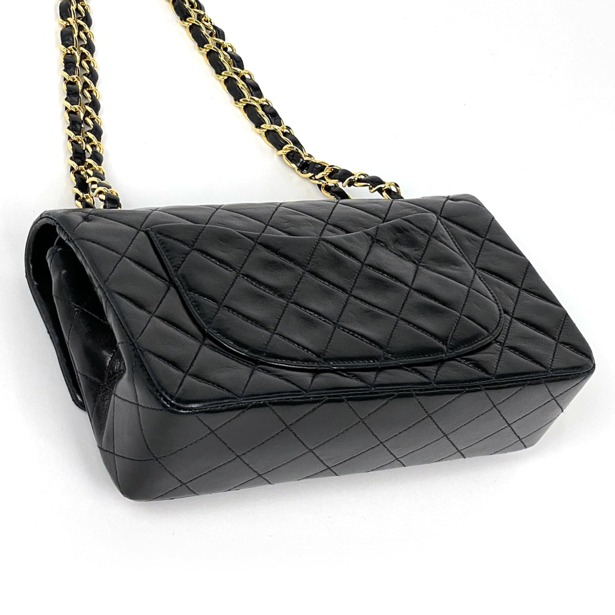 Chanel Matelasse Black Leather Shoulder Bag (Pre-Owned)