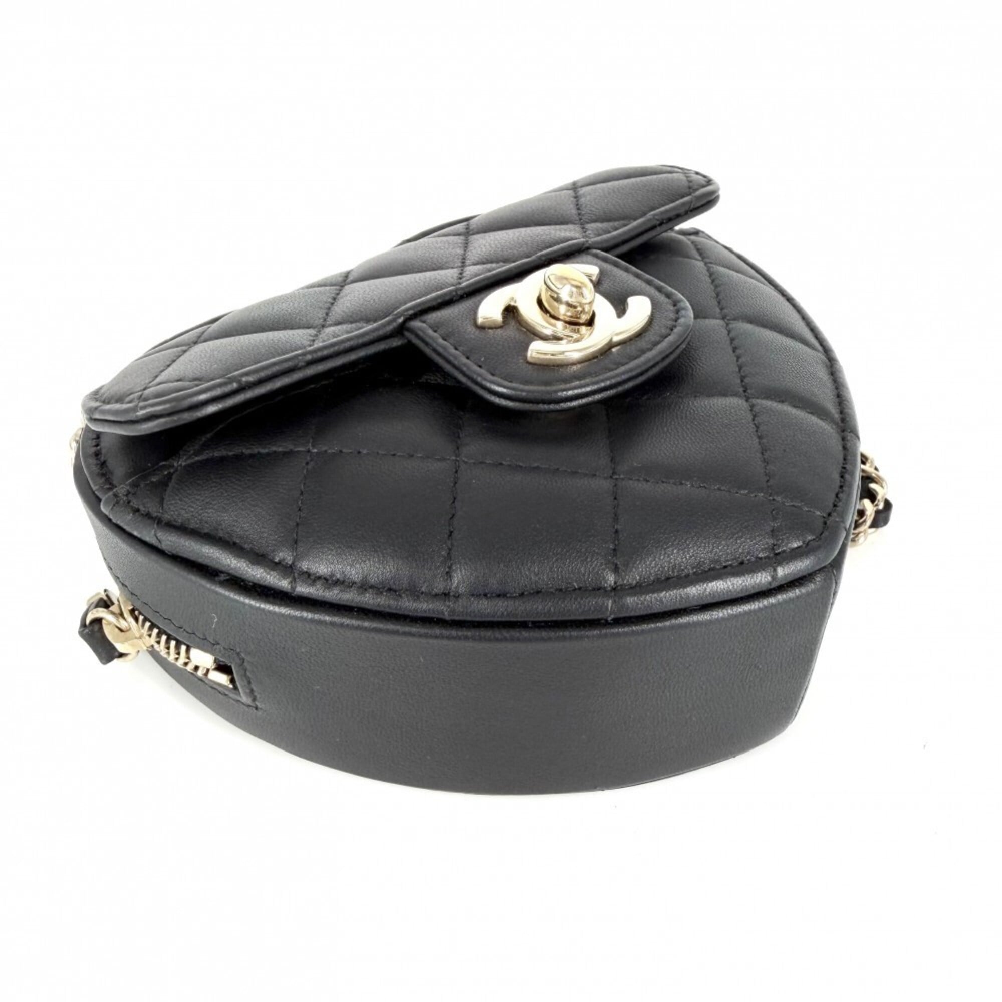 Chanel Black Leather Shoulder Bag (Pre-Owned)