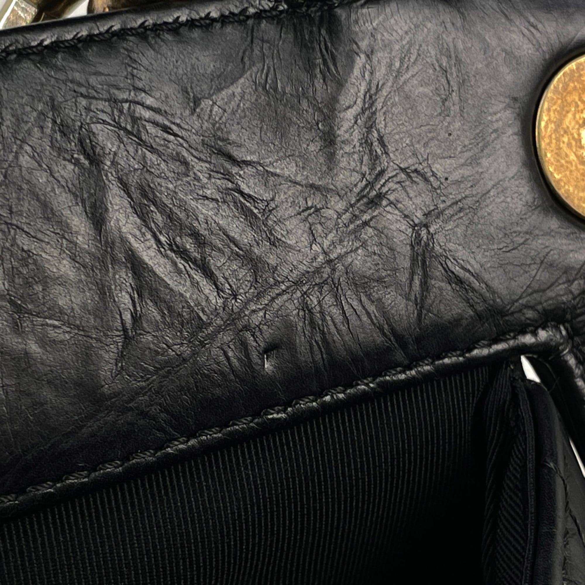 Chanel Black Leather Shoulder Bag (Pre-Owned)