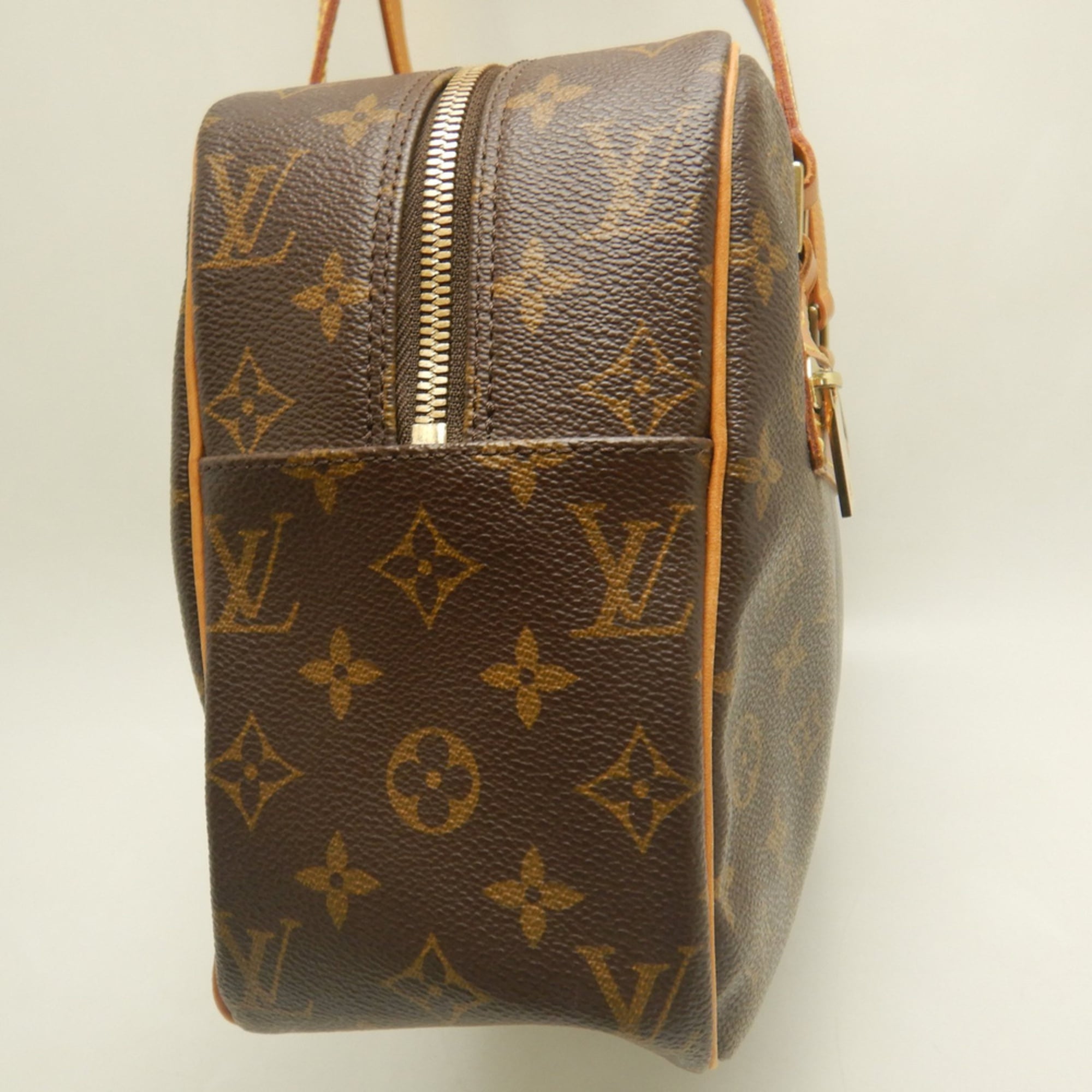 Louis Vuitton Brown Monogram Monogram Canvas Shoulder Bag (Pre-Owned)