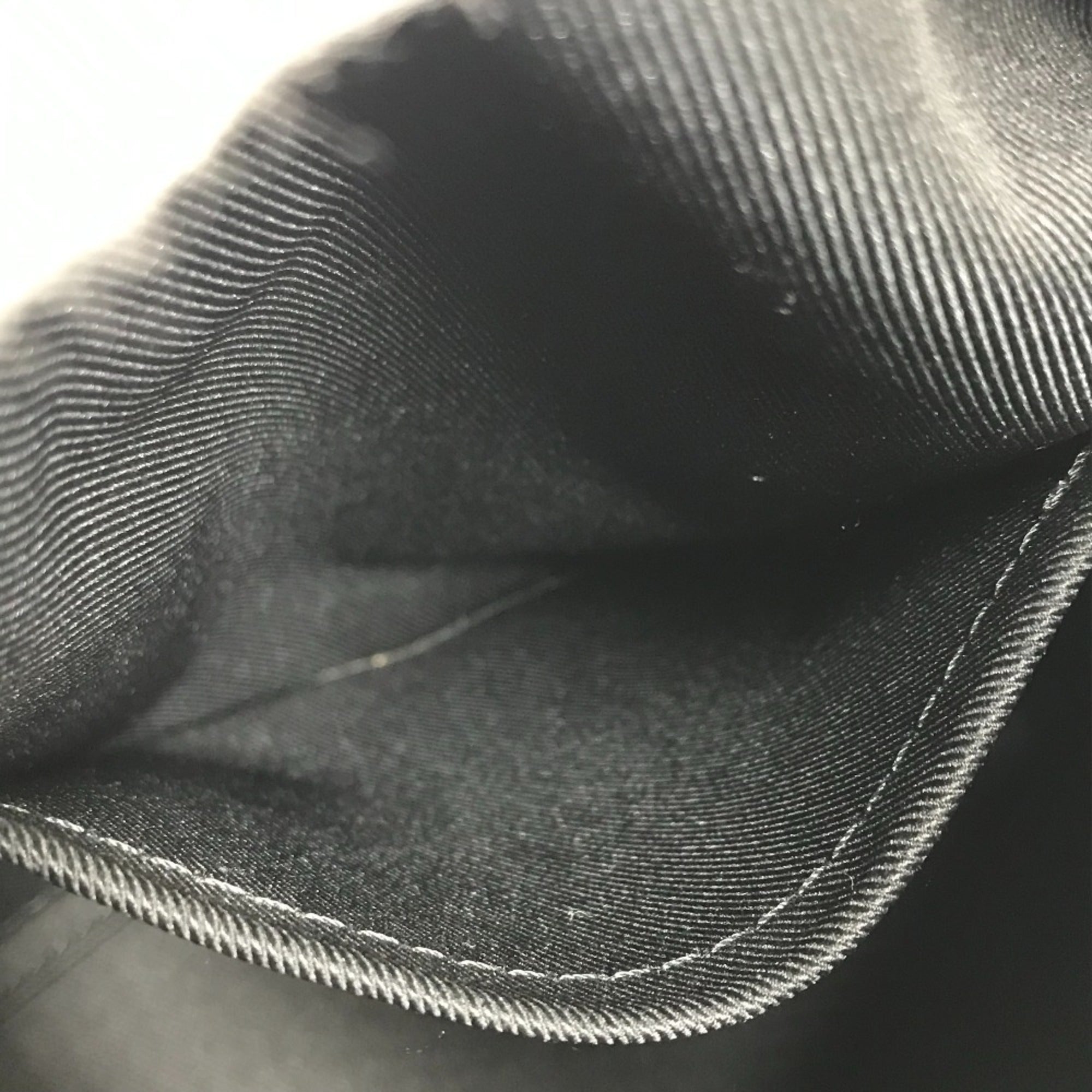 Louis Vuitton Black Noir Leather Clutch Bag Shoulder Bag (Pre-Owned)