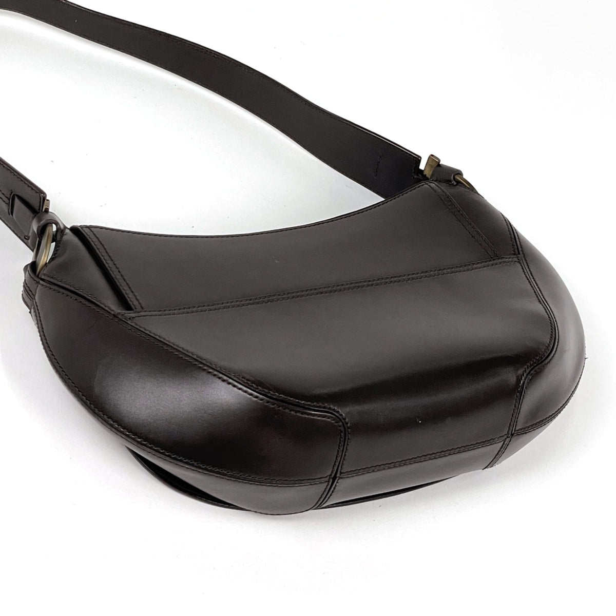 Salvatore Ferragamo Gancini Brown Leather Shoulder Bag (Pre-Owned)