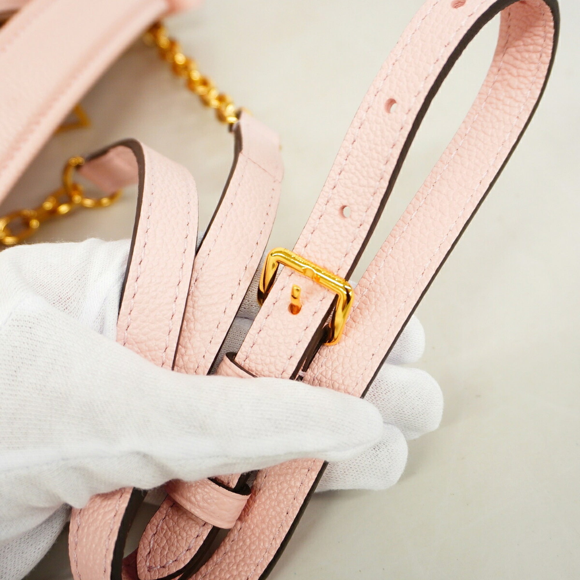 Louis Vuitton Pink Handbag (Pre-Owned)