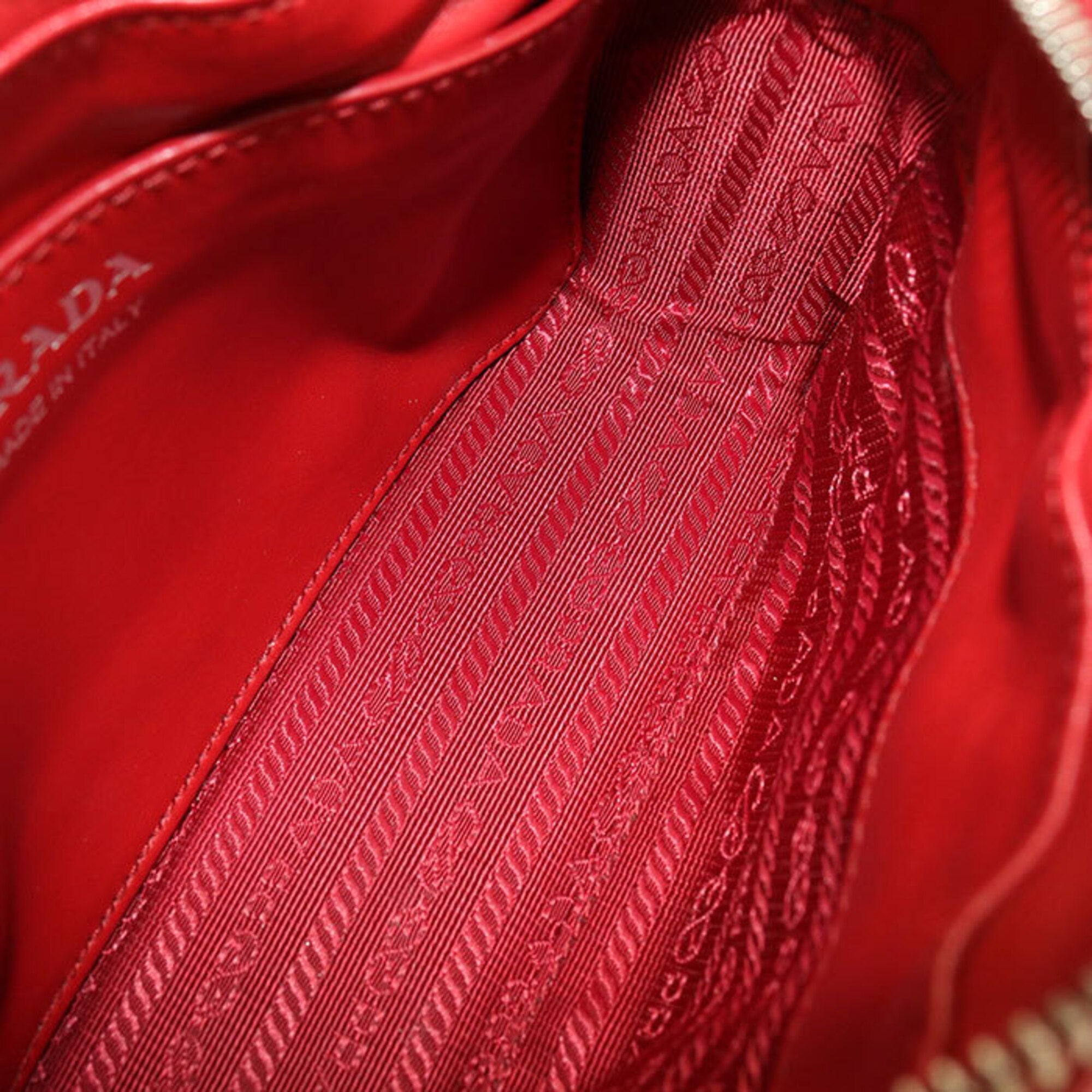 Prada Red Color Leather Shoulder Bag (Pre-Owned)