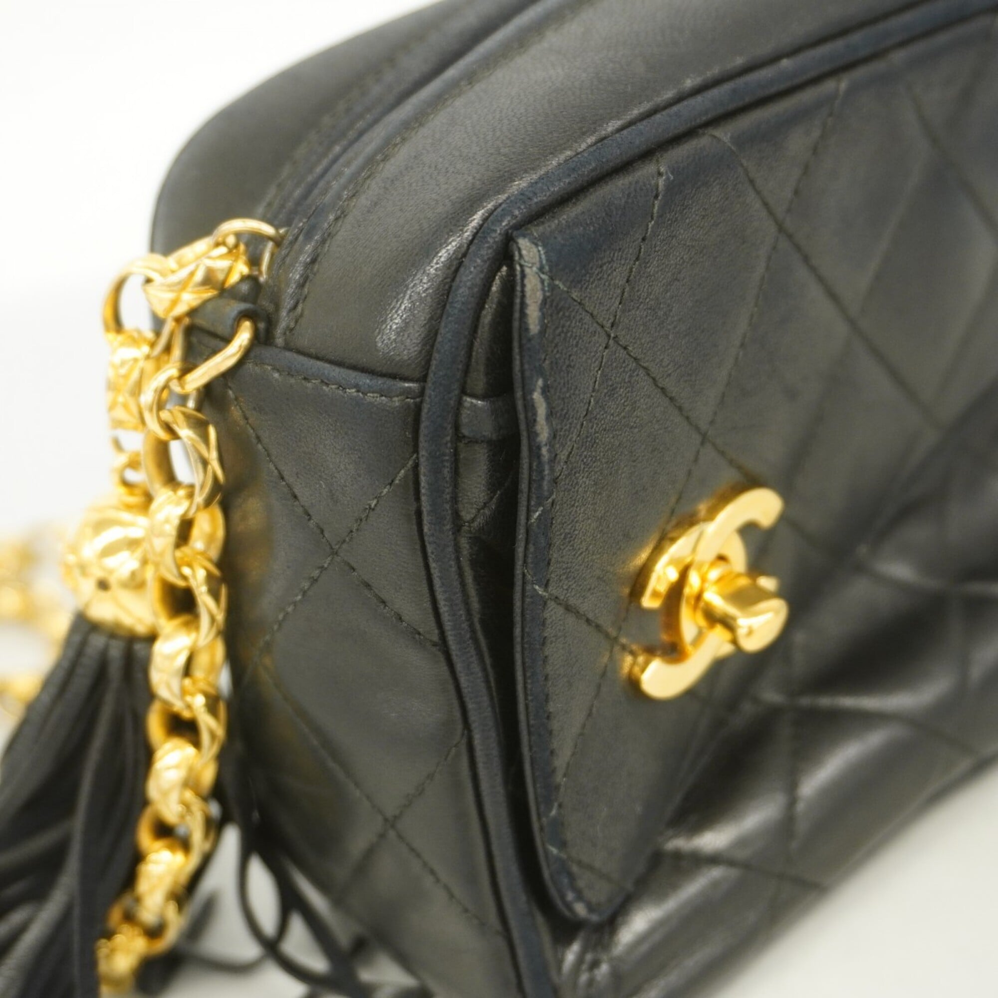 Chanel Black Leather Shoulder Bag (Pre-Owned)
