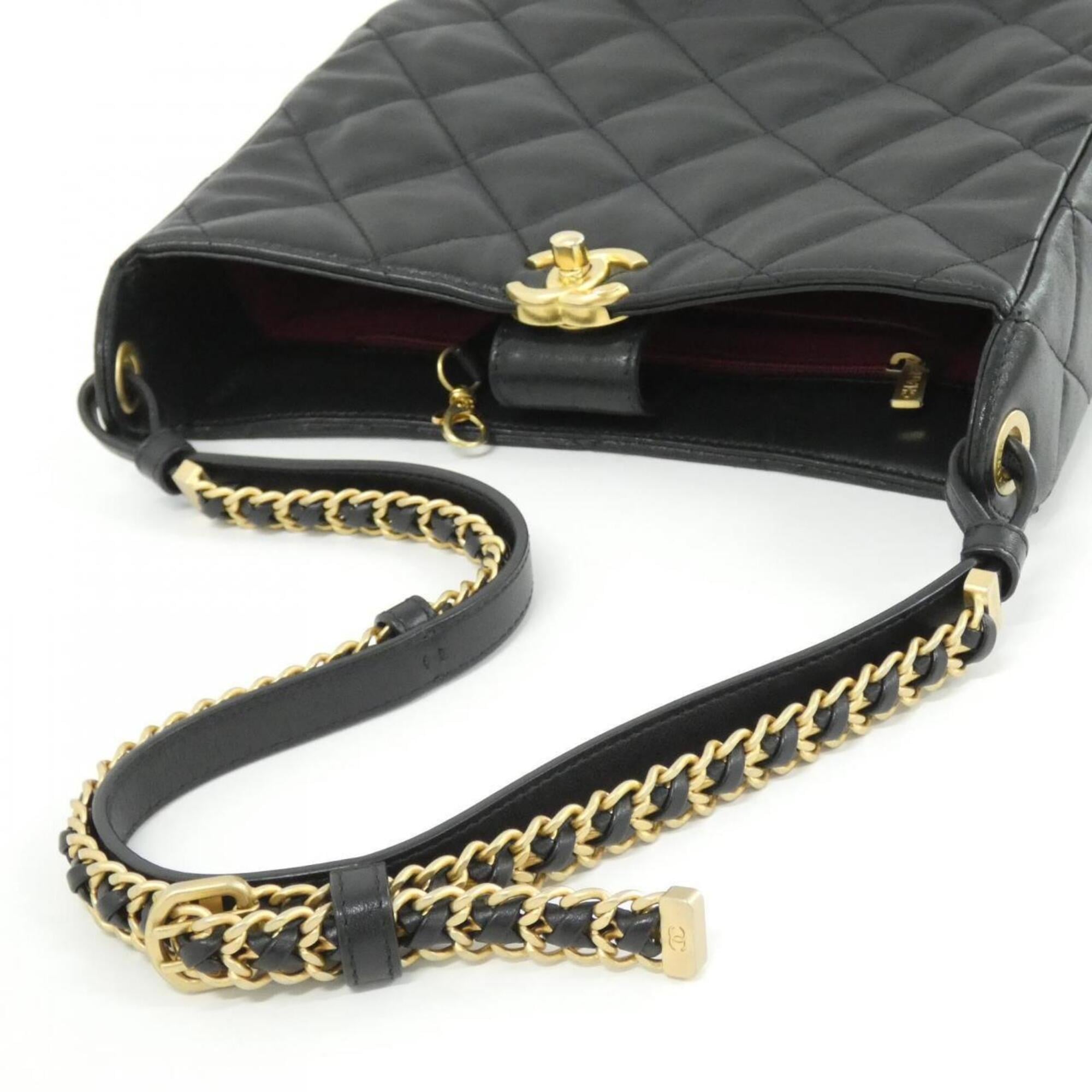 Chanel Black Leather Shoulder Bag (Pre-Owned)