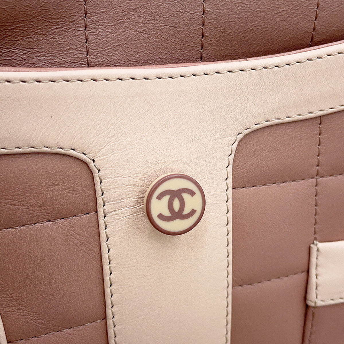 Chanel Pink Handbag Shoulder Bag (Pre-Owned)