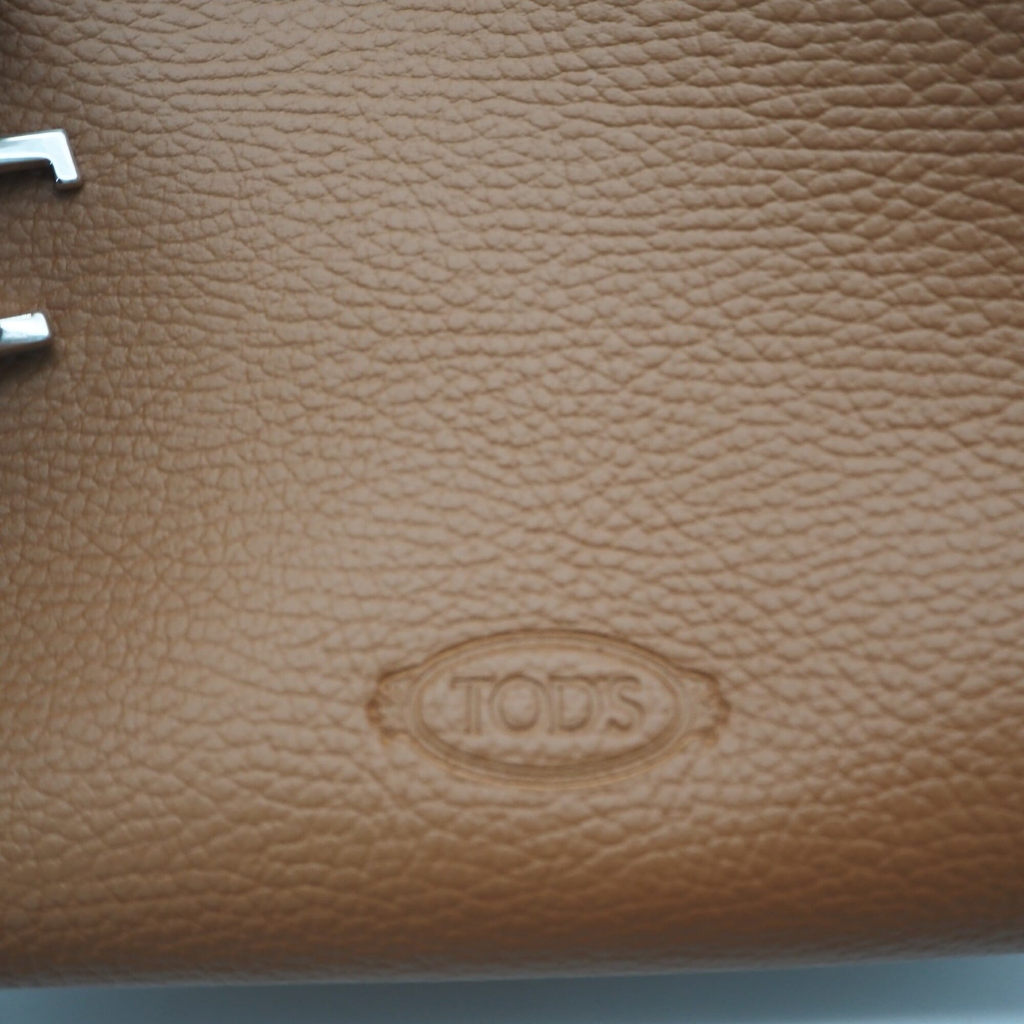Tod's Brown Leather Handbag (Pre-Owned)