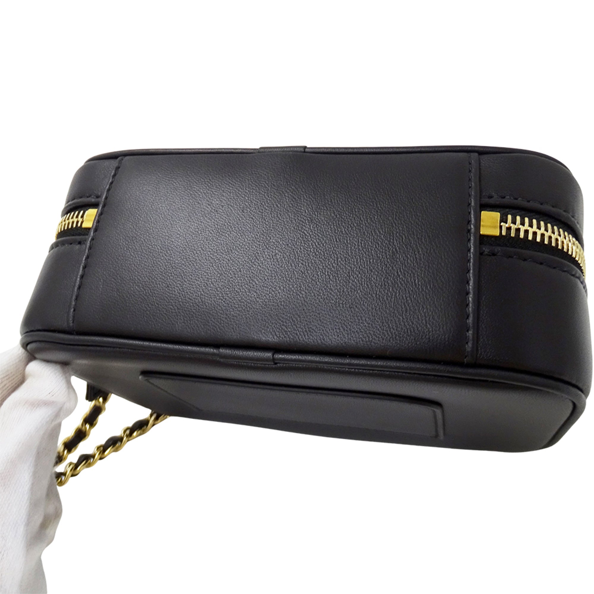 Chanel Black Leather Handbag Shoulder Bag (Pre-Owned)